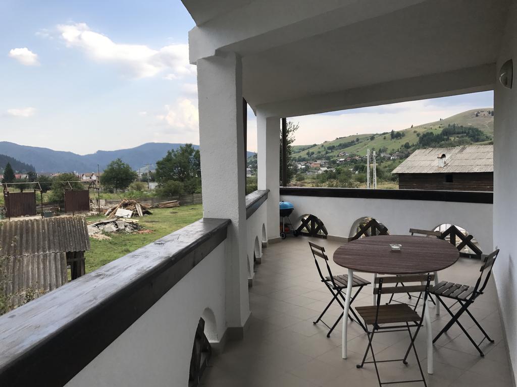 The Castle Apartment Ґурагумора Номер фото